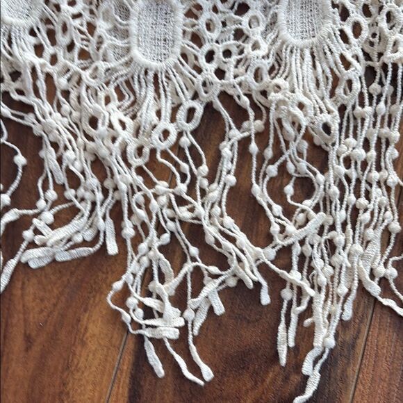 Elegant Crochet Tank Top - Picture 3 of 3